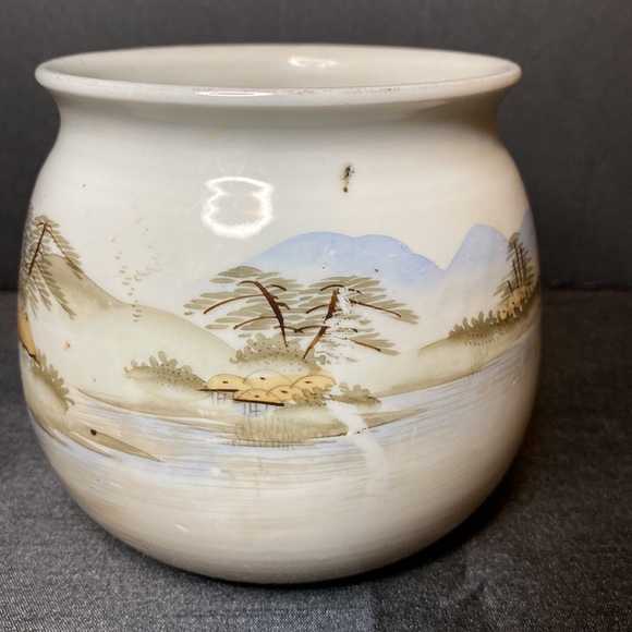 Vintage Pottery with Asian Scenery - Picture 3 of 7